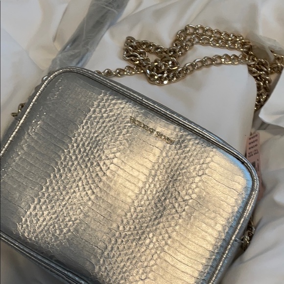 Brand new! Silver purse - Picture 1 of 4